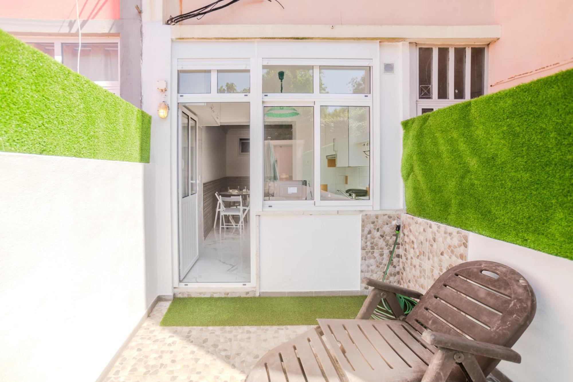Terrace & Barbecue Apartment In Alameda Downtown Apartment